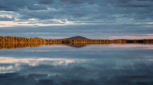 lac-reflet-nuages-panoramique-Suede.jpg