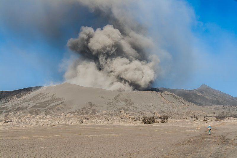 eruption-Mont-Bromo-volcan-Indonesie-Java-2.jpg